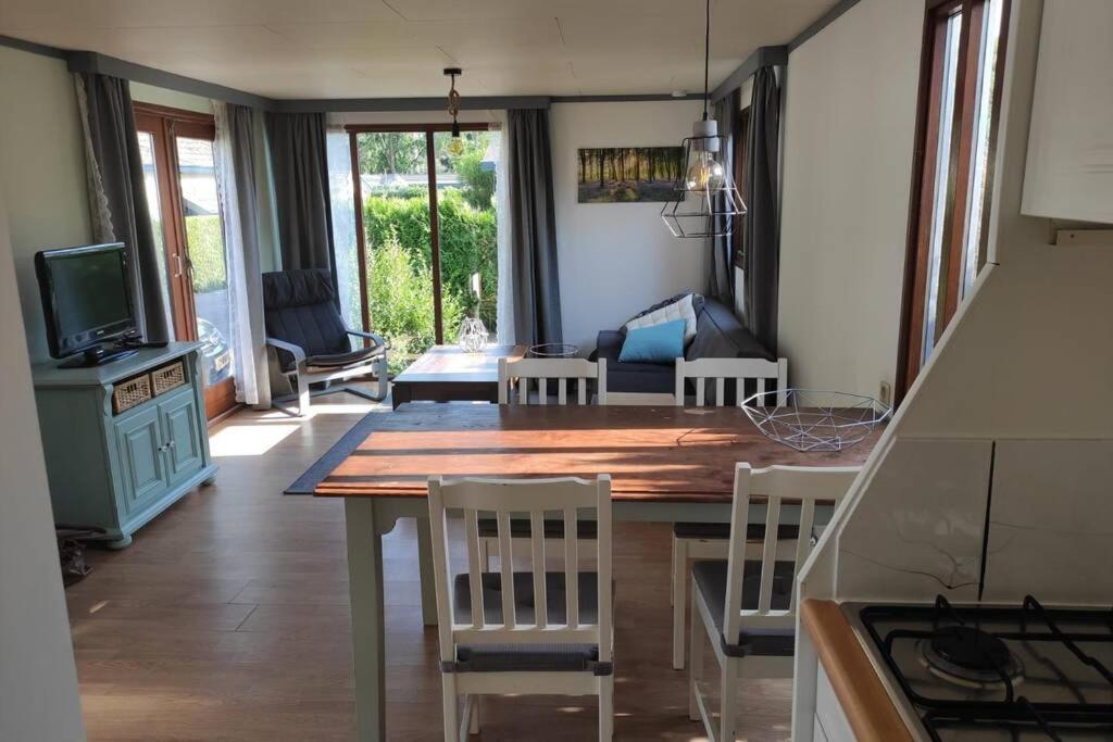 Willa Een Gezellige Chalet Met Zonnige Buitenruimte Op De Veluwe! Putten Zewnętrze zdjęcie